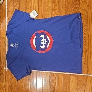 Chicago cubs v neck tee